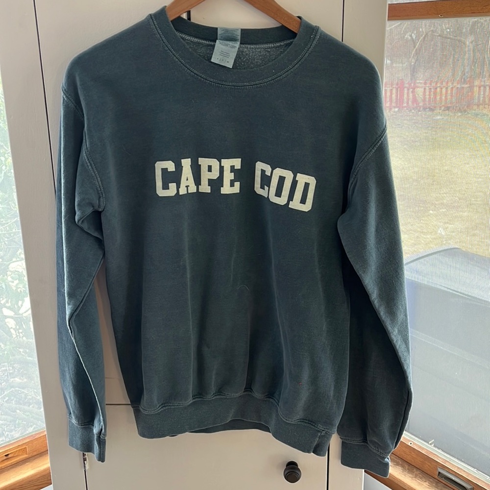 Cozy crewneck, perfect for a night in or a cold day!